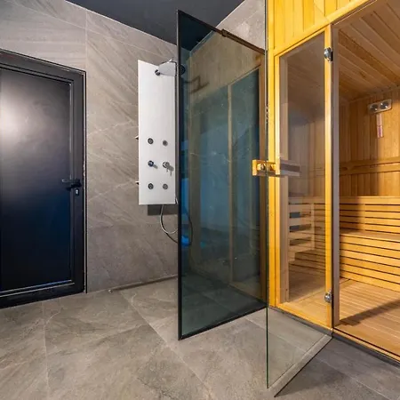 Azize 빌라 페티예