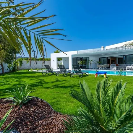 Azize Villa