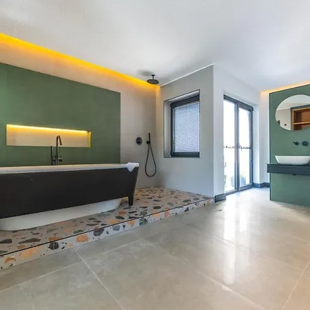 Azize Villa *